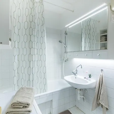 - Easy Parking - Quiet Sleep Apartament