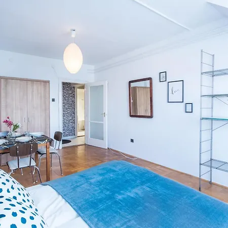 - Easy Parking - Quiet Sleep Apartament
